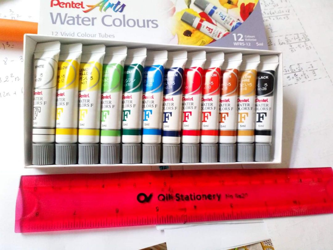 Màu đẹp, nhưng màu đỏ của bộ này mình xài ra màu hồng.