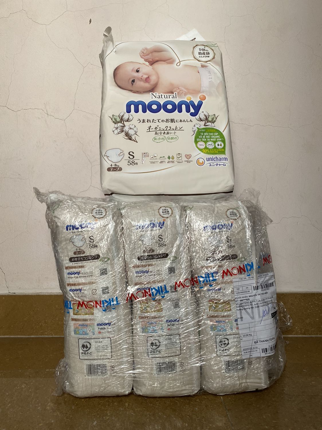 Tiki lúc nào cũng giao hàng siêu nhanh, chuyên nghiệp, cẩn thận, shipper thân thiện, lịch sự. Riêng khoản vận chuyển thì vote cho Tiki nghìn sao nếu có. Bỉm Moony thì không cần phải nhận xét nữa, dùng quá thích luôn. Mua trên Tiki hàng luôn đảm bảo chuẩn hãng!