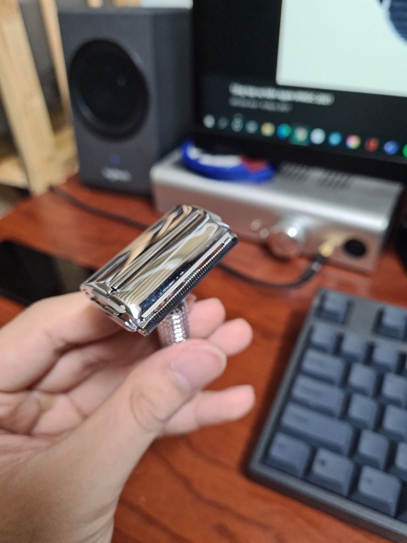 - Bóng, đẹp.
- Cầm đầm tay.
- Chất lượng tốt.