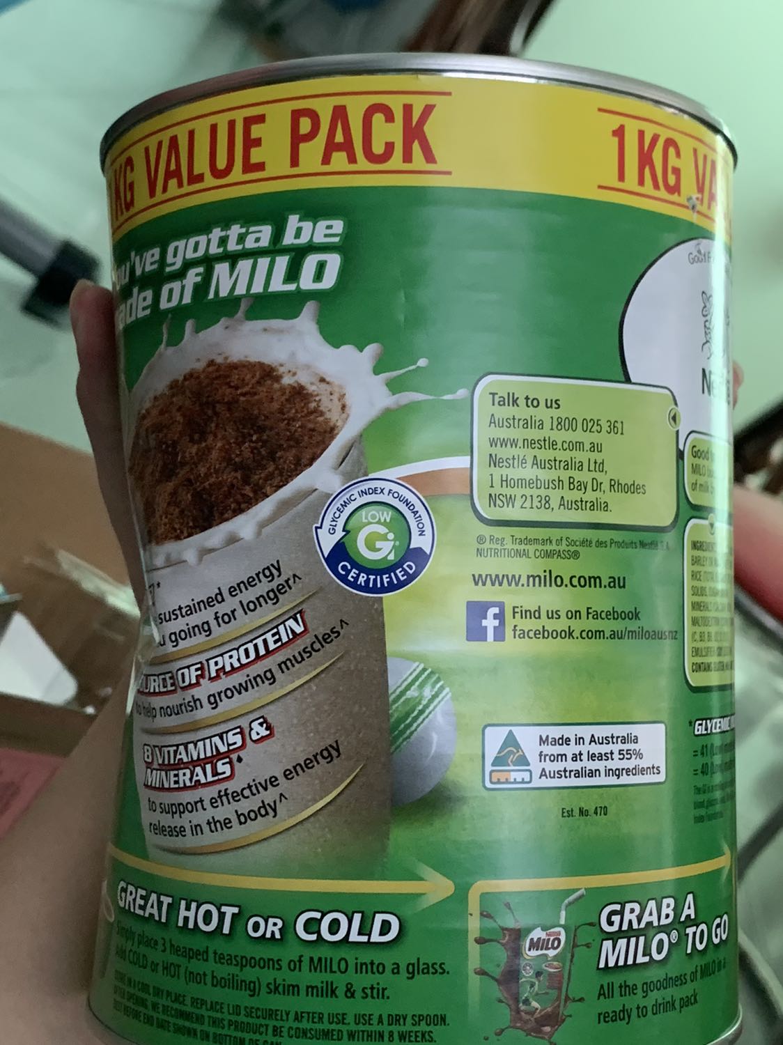 Giao hàng rất nhanh, đặt đơn T7 mà T2 đã có, đỉnh thiệt. Nhưng mình rất thất vọng khi hàng về thì bị móp hộp như vậy, mình biết đó là lỗi của bên đơn vị vận chuyển nhưng nếu chủ shop gói hàng cẩn thận thì sẽ không có chuyện này xảy ra, đây là lỗi của hai bên. Mình mong shop sẽ gói hàng kĩ hơn cho các đơn hàng sau.
Còn về chất lượng sản phẩm thì chắc chắn không chê được, thanks shop