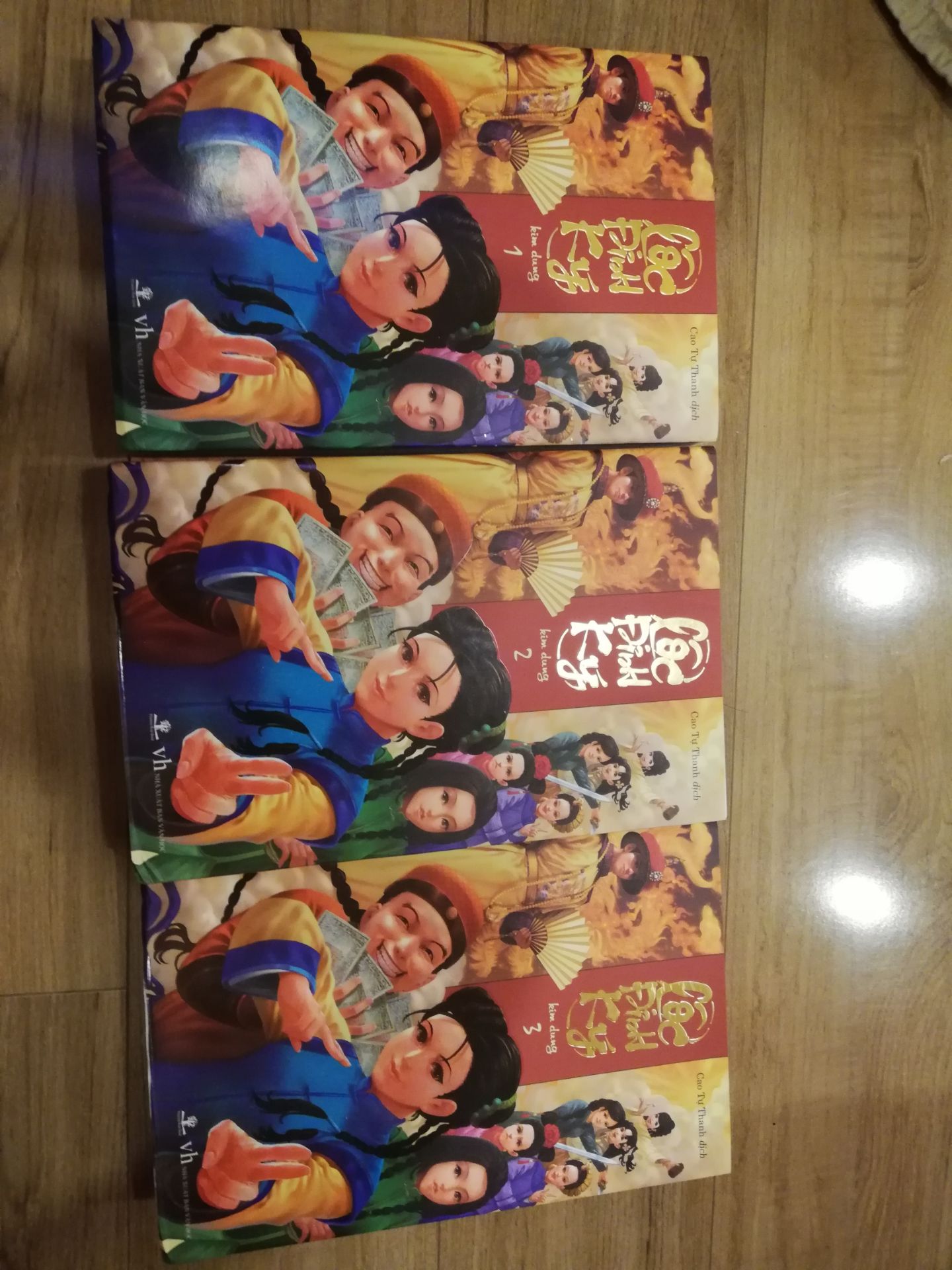 Giao hàng nhanh, chất lượng cuốn về vỏ ngoài tôi chưa cảm thấy hài lòng, không biết là do bên xuất bản hay do bên vận chuyển, trông bìa và vỏ ngoài hơi bẩn và lem nhem.