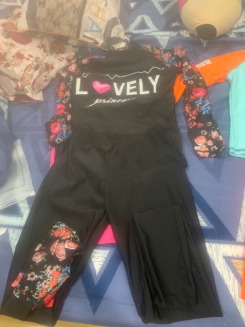 Chất vải mịn, kiểu dáng trang nhã, hài lòng với sản phẩm, giao hàng nhanh