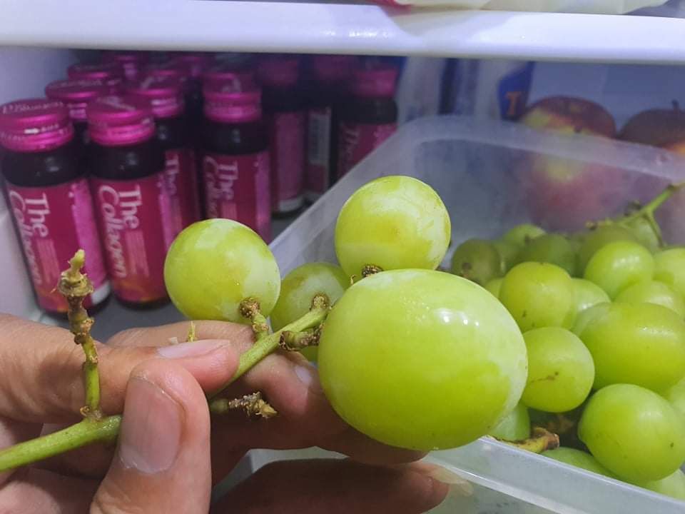 giao hàng nhanh. gói hàng ok kỹ càng. uống mỗi ngày 1 chai. 1 thùng là đủ liệu trình 30 ngày. hy vọng sẽ đẹp thêm