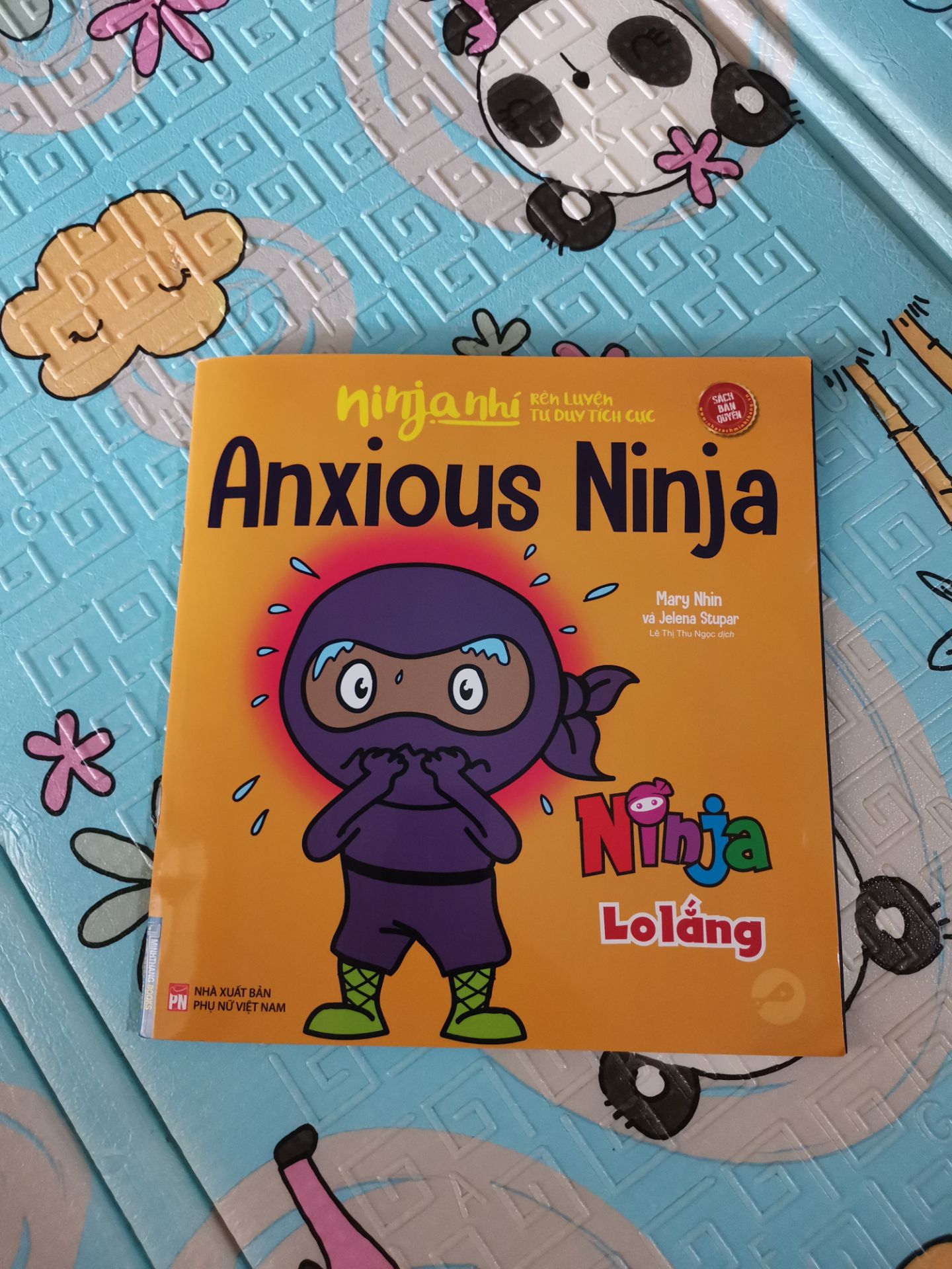 đóng gói sách kỹ càng. không bị méo mó gì cả. sách mới, đẹp. giao hàng nhanh. shipper thân thiện. đáng mua.