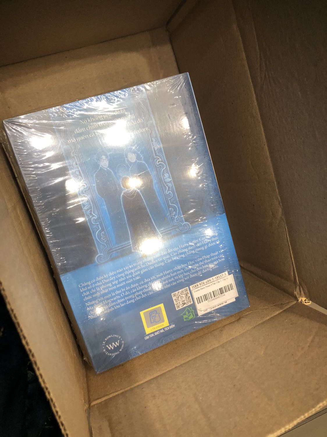 Đóng gói ok, giao hàng nhanh, sách được bọc kỹ và mới. Thích tiki vì có lịch trình giao hàng rõ ràng