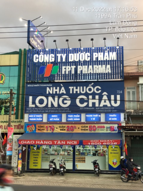 Đèn đẹp, chụp bóng cũng che được bóng đèn nên không bị chói mắt khi dùng