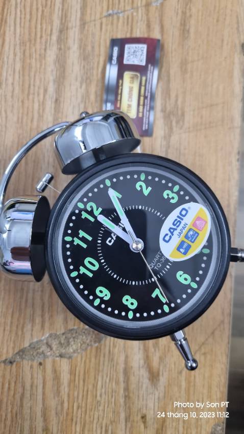 Đồng hồ sử dụng tốt. Có tặng pin kèm theo.