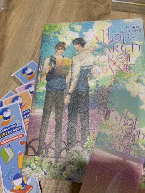 Giao hàng nhanh, đóng gói cẩn thận, sách đọc ok mỗi tội bộ này hơi dài, 5c mới full😒
tính ra hồi trc mua tiki cũng kha khá mà kể từ khi ra cái astra nhức não với bỏ gói tikinow là ít mua hẳn, gần đây quay lại thấy cải thiện rất nhiều 😆, chắc cbi cắm rễ lại😂