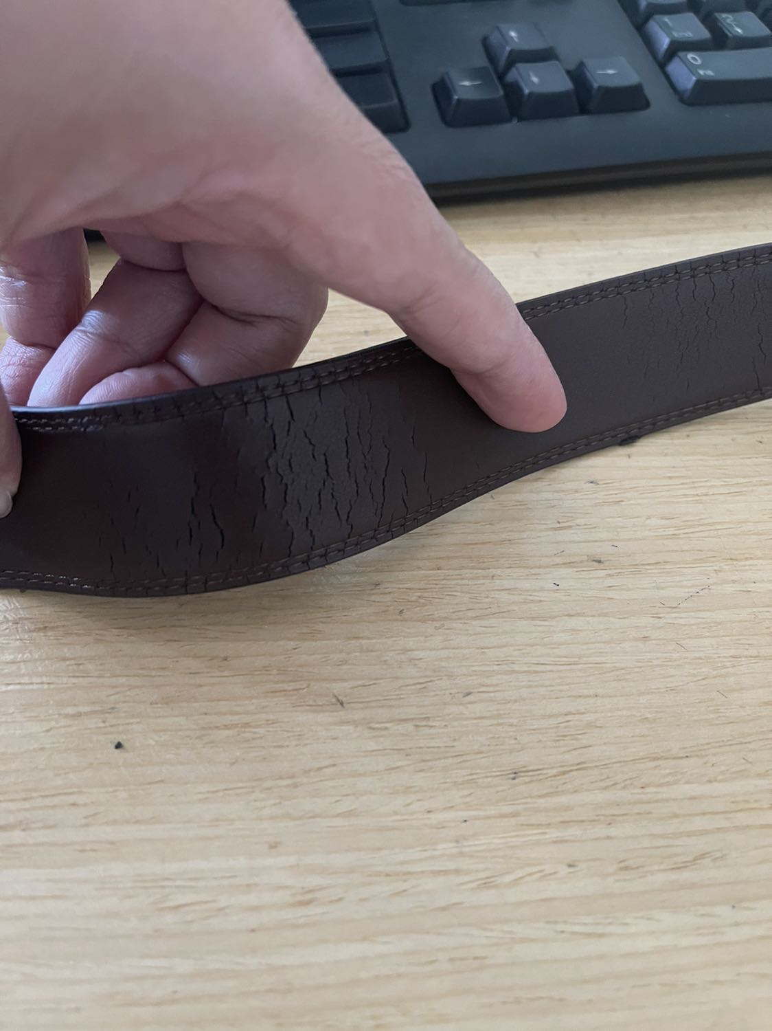 Da dỏm quá, về là bị rạn nứt liền