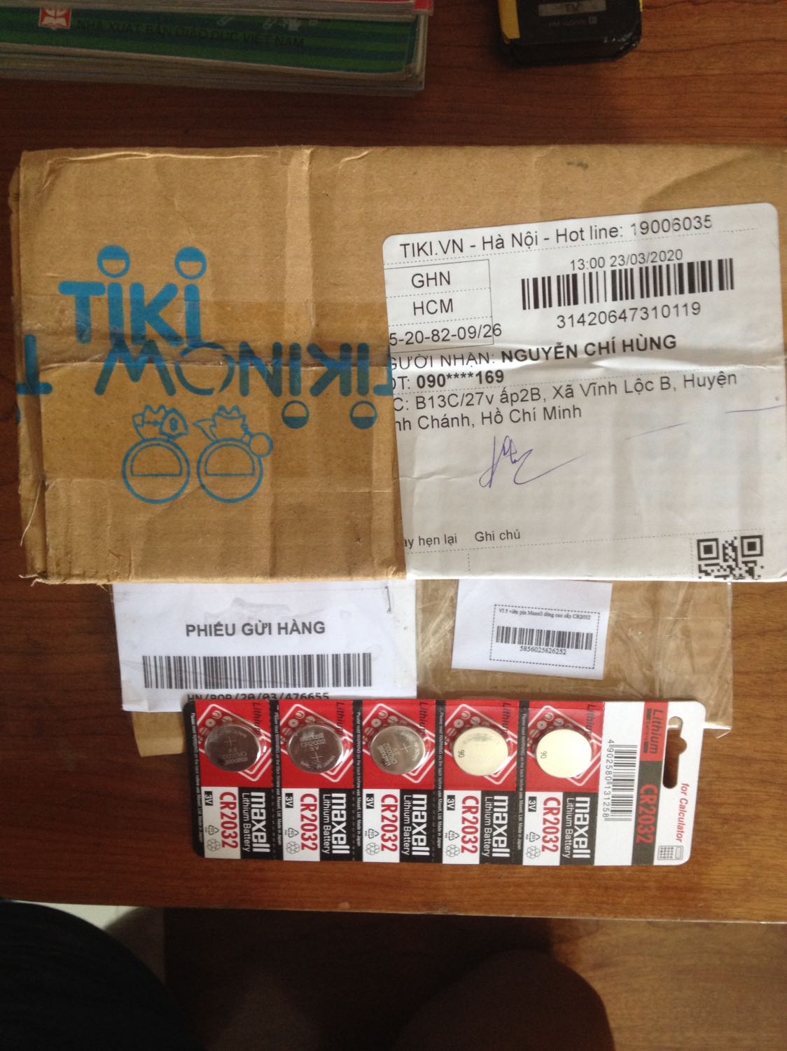 Tôi mua 2 vỉ bin , CR2032 giao 1 vỉ (5 viên) và CR2025 mà chỉ giao (3 viên) lẻ cùng chung TIKI Hà nội đóng gói , như vậy bên bộ phận đóng gói có vấn đề.
Đề nghị TIKI Hà Nội giao thêm 2 viên nửa miển phí vận chuyển cho người mua ,thì tôi không nói nửa ......!!....!!