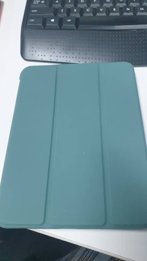 Sản phẩm không giống với hình quảng cáo. Nhìn hình thì cảm giác là phần bên ngoài sẽ có vân giống rêu, còn nhận được là hàng trơn. Sản phẩm quảng cáo báo 229k còn sp nhận được bán ở chỗ khác giá chỉ tầm 109k.