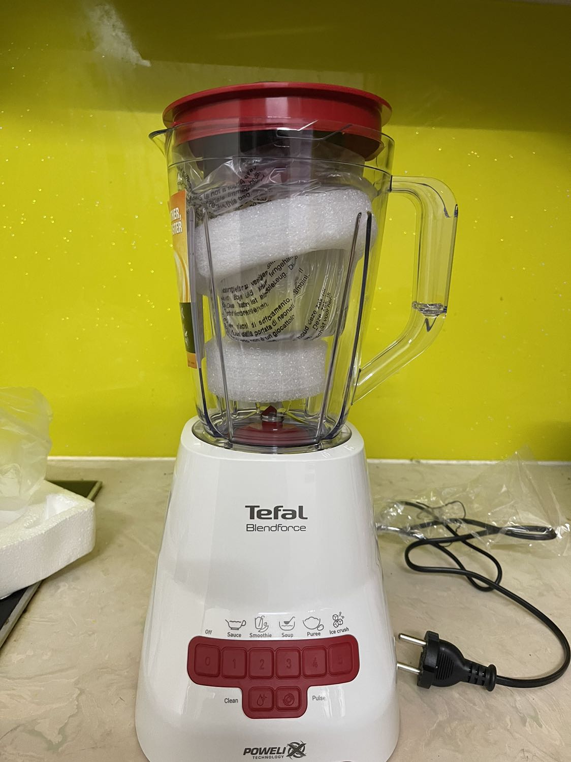 Máy hoạt động rất mạnh nên tiếng cũng hơi ồn nha mọi người. Mình rất thích mua đồ của tefal vì chính sách bảo hành và chăm sóc khách hàng rất tốt. Mình mua nồi áp suất 15 chức năng của tefal dùng 1 thờ gian bị lỗi cảm biến nắp gưi bảo hành 1 tuần xong và nhân viên gọi điện hỏi rất nhiệt tình