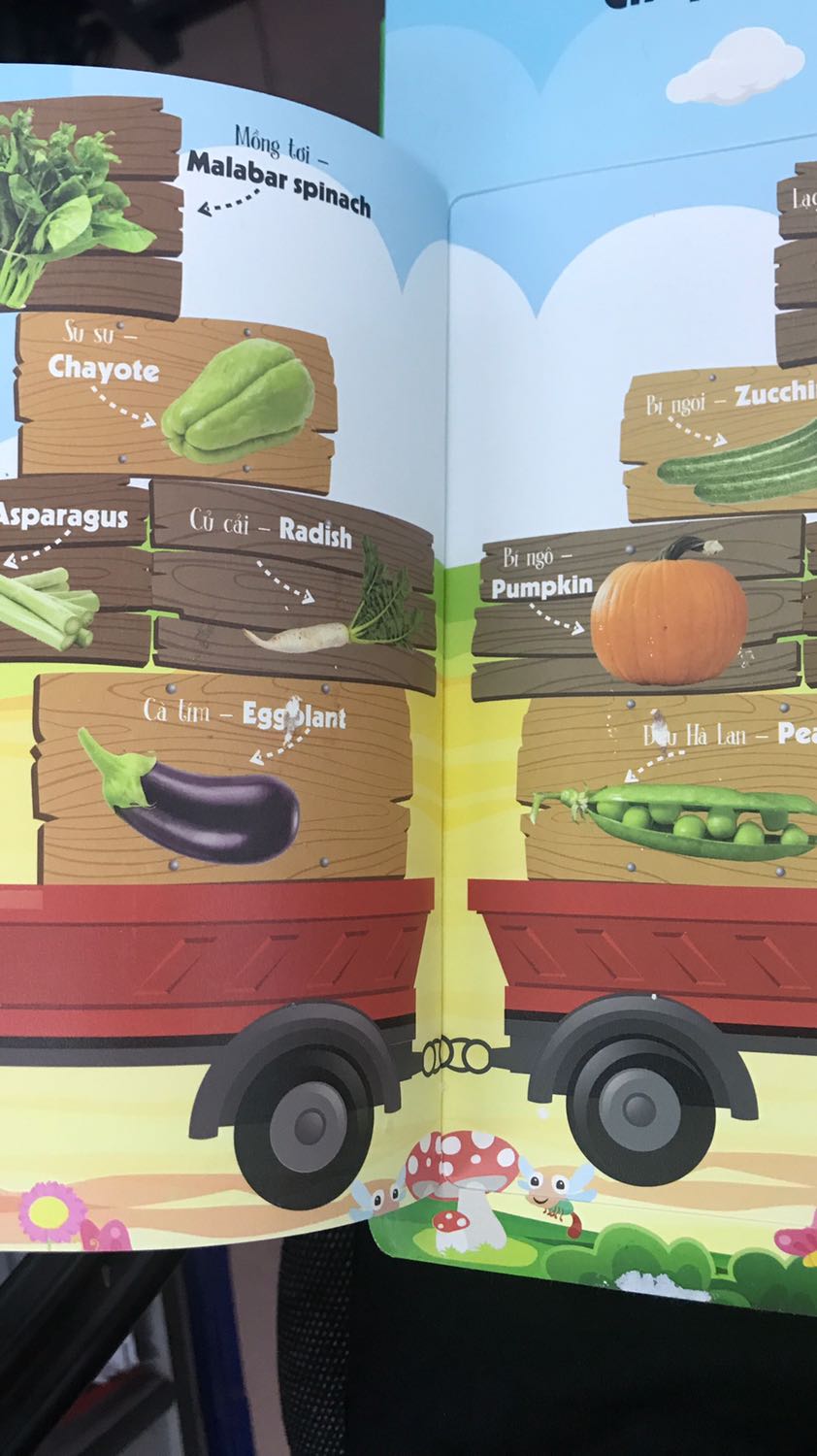 Tiki giao hàng nhanh nhưng sách hơi cũ và bị tróc một số chỗ