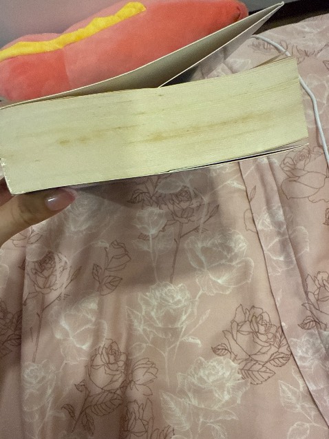 Sách khá cũ và không sạch, nhiều trang bị vết ố