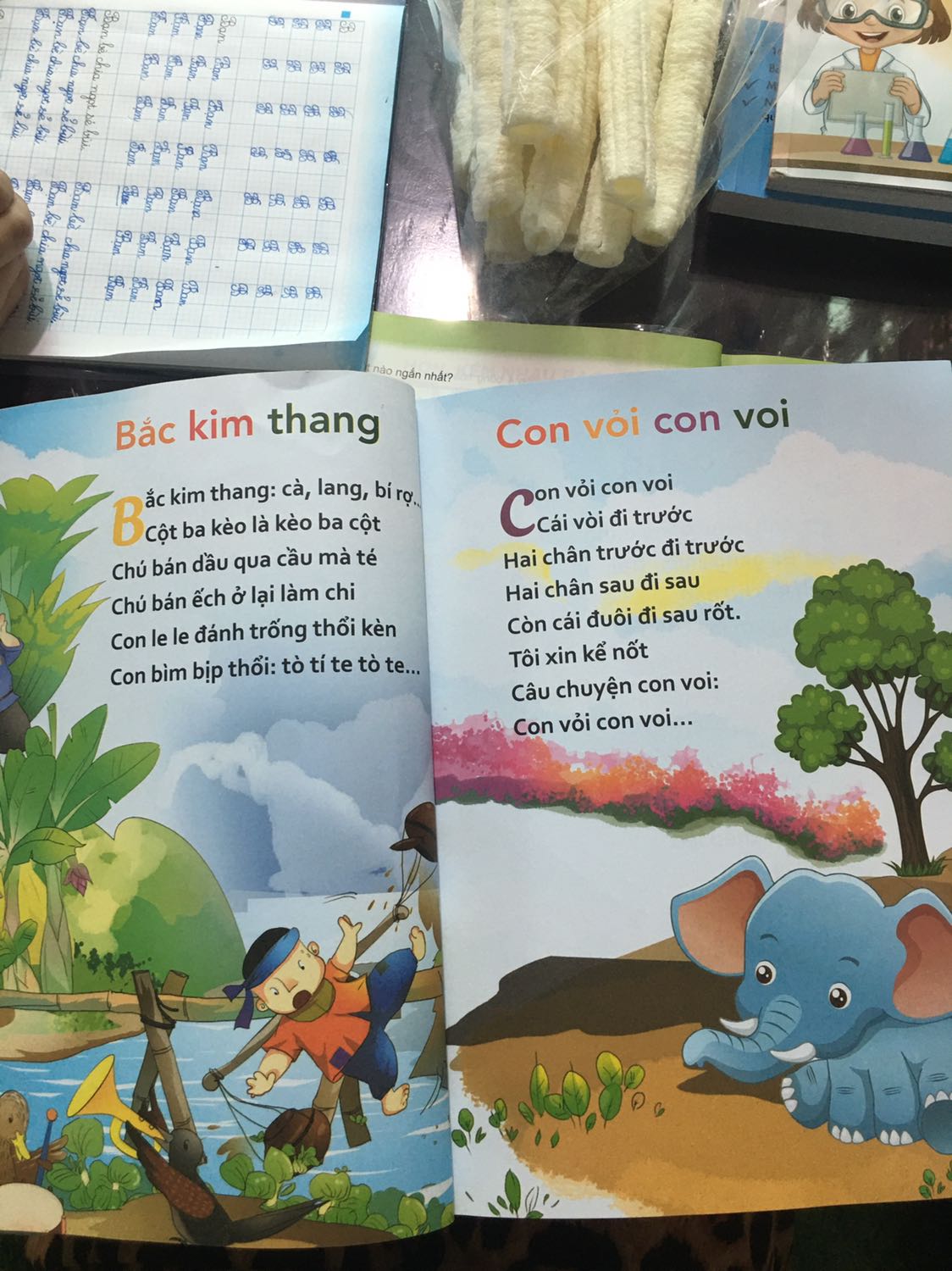 Sách khổ to, dày dặn, in sắc nét, chữ to, hình ảnh đẹp. Mình là người lớn mà còn rất thích. Bé nhà mình cứ mở ra đọc suốt. Cảm ơn shop!