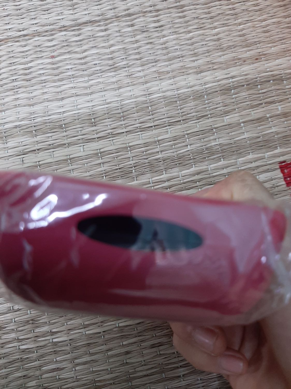 Sản phẩm như hình giới thiệu nhưng màu thì sặc sỡ quá. Màu này chỉ hợp với treo ở bếp thôi. Mình trừ shop 1* về màu...