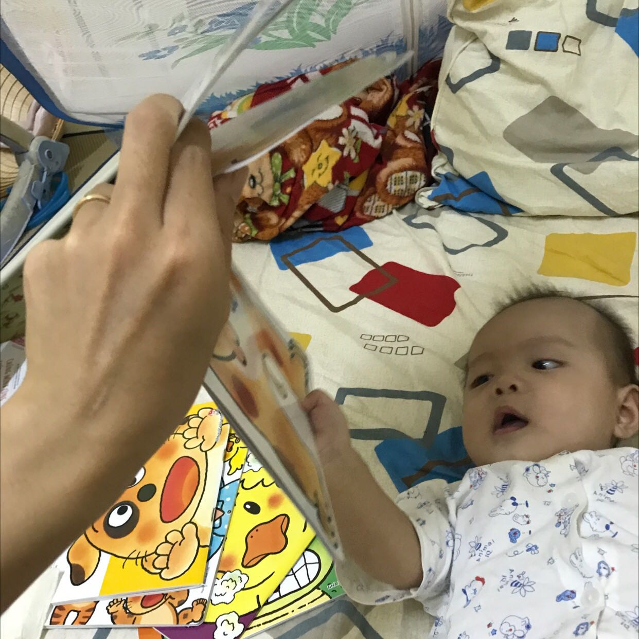 Hình ảnh minh hoạ và nội dung siêu cưng nên bé thích lắm luôn. Bộ sách tuyệt vời!!