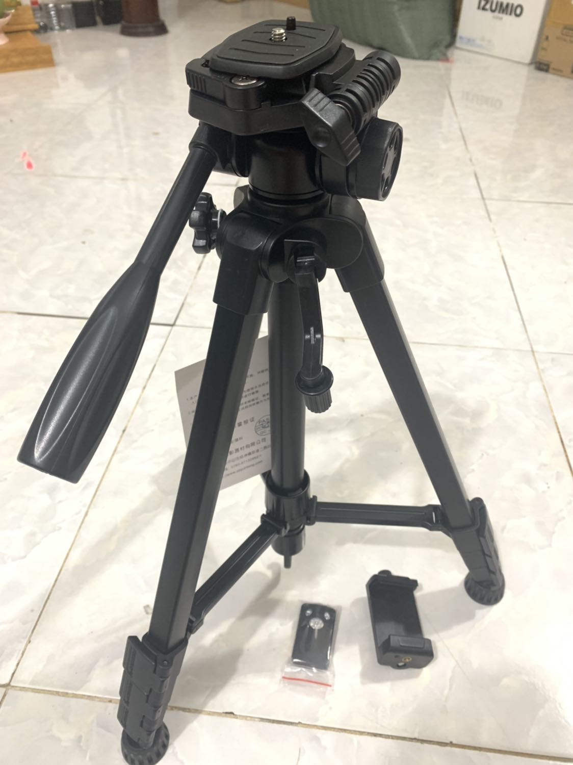 Hàng chuẩn , rất chất lượng , shop có tặng kèm thêm kẹp và remote chụp hình từ xa ,tư vẫn hỗ trợ nhiệt tình , giao hàng nhanh hoả tốc , sẽ tiếp tục ủng hộ shop !