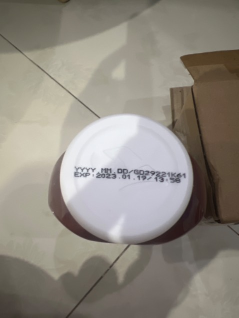 Hàng cận date, gì mà giờ là ngày 22/11 gần qua tháng 12 mà date là 19/1. Còn 2 tháng. Date này sao ăn cho hết chai tương. Bán hàng chán quá. Hàng cận date thì shop nên ghi rõ tránh KH mua rồi trả hàng lại. Khuyên mn mua nên coi dtae. Tương mình nhận đã ngả màu.vì cận date quá.