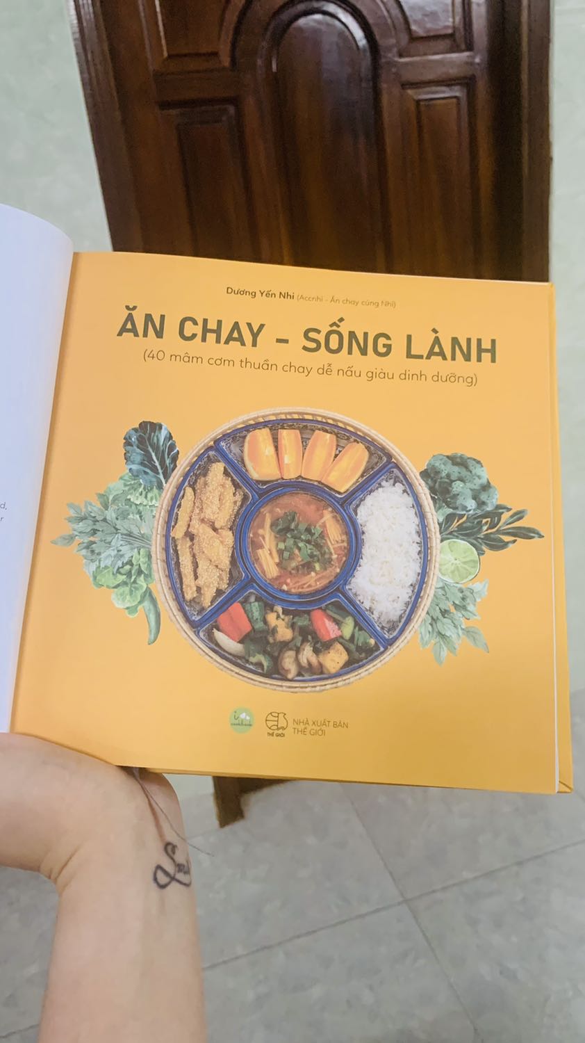 Sản phẩm tốt trong tầm giá, tôi hài lòng sau khi mua hàng. Giao hàng nhanh và đóng gói cẩn thận. Tôi chia sẻ thêm hình ảnh cho mọi người tham khảo khi mua hàng nhé. Tôi sẽ mua lại lần nữa của shop nếu cần thêm.