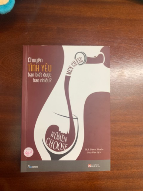 Sách đẹp, mình đọc xong rồi mới review nên không còn mới nữa. 
Nội dung sách về tình yêu nhưng theo cách khoa học và các phản ứng sinh học. Tất cả các phản ứng đó đều nằm trong con người, không có người nào ngoại lệ cả. Phản ứng được phân tích theo từng giai đoạn và chương. Khi bạn nắm được các kiến thức trong đây sẽ giải thích hết toàn bộ 80% mối quan hệ tình yêu trong đời sống. Tin mình đi vì mình đọc những cuốn về thể loại này rất là nhiều và cũng tham gia những khoá học về tình yêu của các chuyên gia nữa. Super recommended nha