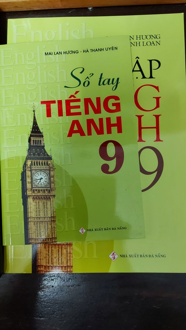 sổ tay nhỏ nhưng đầy đủ công thức, k bị móp méo, giao hàng nhanh có điều đóng gói k phải bong bóng như mọi khi.