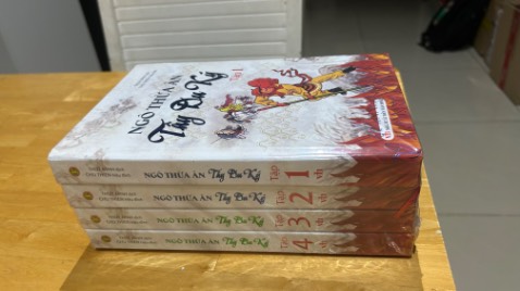 Bộ truyện kinh điển, lời dịch phù hợp với ngữ cảnh. Chất lượng giấy và mực in rất tốt.