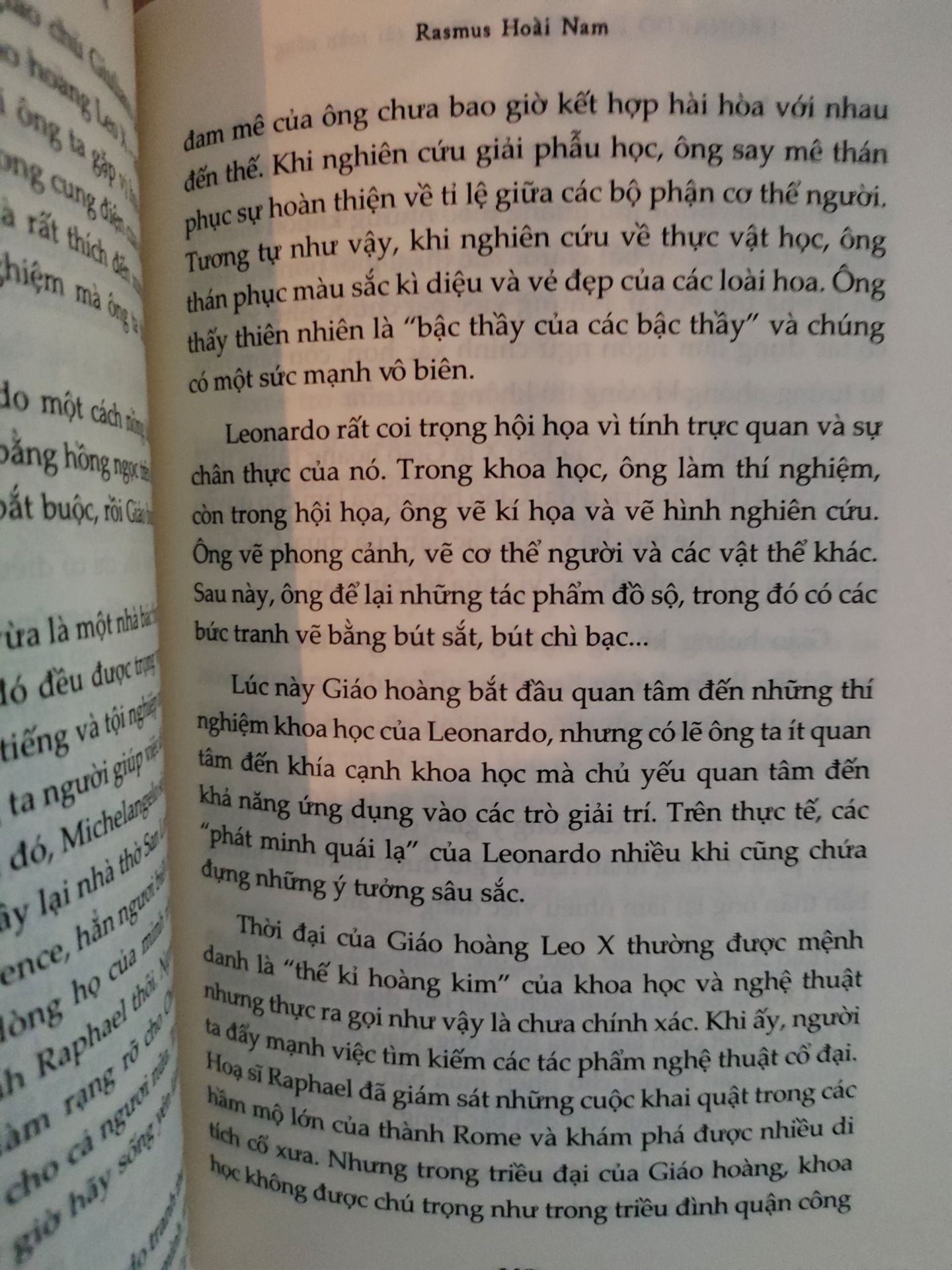 2 sao cho nội dung thiếu xác thực, sai lệch về tôn giáo và tôi cho rằng có cả cá nhân hành vi công kích tôn giáo của tác giả. "Hồng y giáo chủ" là thuật ngữ trong sách nào mà dùng để gọi chức vị Hồng Y? Hay là do tác giả Rasmus Hoài Nam đã xem quá nhiều phim kiếm hiệp Trung Quốc tưởng tượng ra?