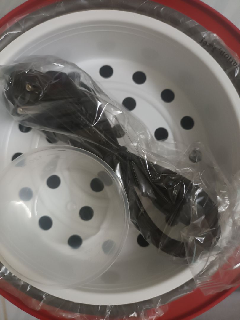 giao hang nhanh , shipber nhiet tinh ho tro , nha ban uy tin , noi com dep nhu trong anh , noi nhin de thuong va nho gon vua du 2n an , thank you Tiki.