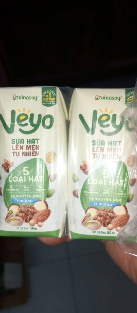 Uống cũng tạm được k thích lắm vì cảm giác uống xong thấy hơi khe khé rát cổ, uống thấy mùi hương nhiều, ít ngọt khá ổn.