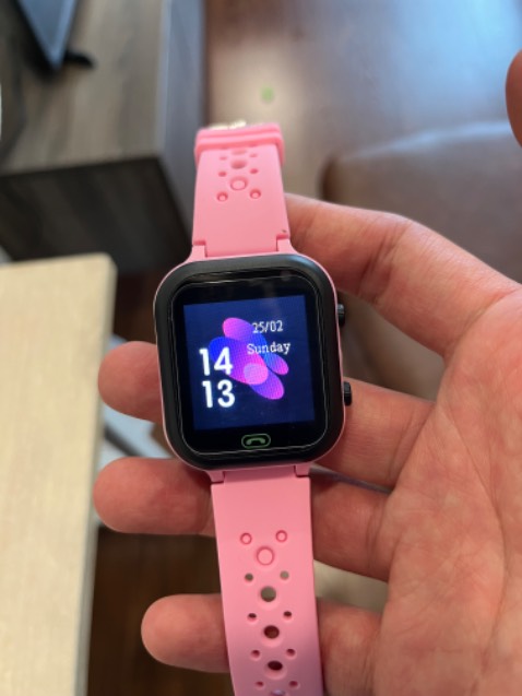 Cảm quan khá ổn, ko biết có bền không. Lắp sim xong cần khởi động lại đồng hồ để nhận được sim.

Shop phản hồi nhanh, tư vấn nhiệt tình