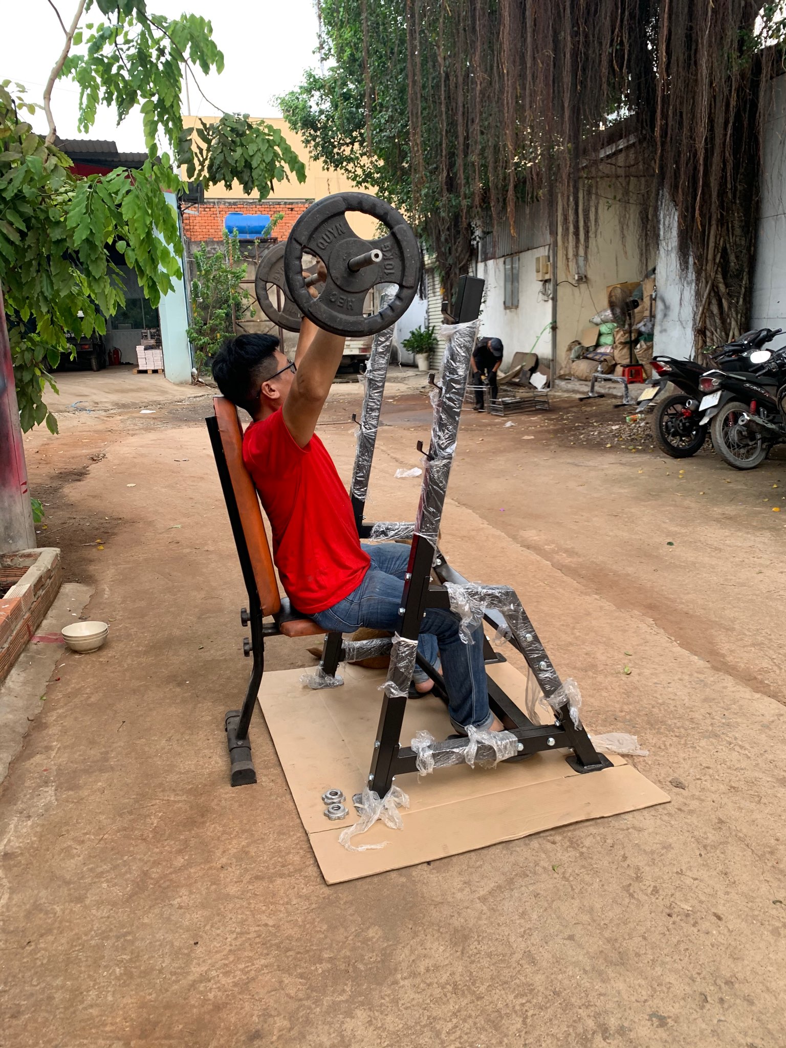 Shop đóng gói hàng kỹ càng, rất ổn. Nệm màu nâu đất, hàng về dễ lắp ráp không khó, cứng cáp. Thank shop Shop đóng gói hàng kỹ càng, rất ổn. Nệm màu nâu đất, hàng về dễ lắp ráp không khó, cứng cáp. Thank shop