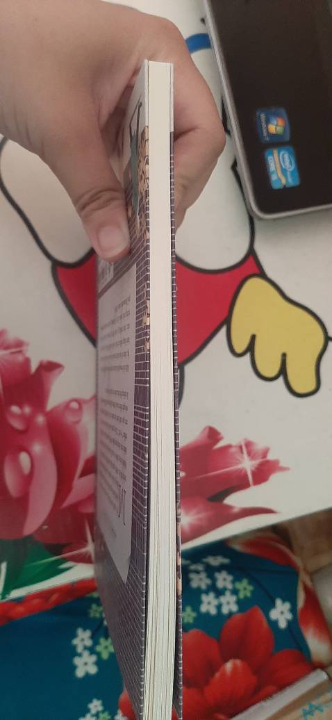 Giao hàng cực nhanh nhưng không hề bóp méo hay góc sách bị móp lại, tuy nhiên, khâu đóng gói vẫn chưa được kĩ nên  shop hãy chú ý khâu này nhé!