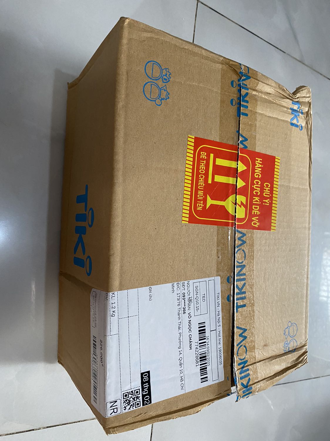 Tiki đóng gói vô cùng cẩn thận. Tối khuya nay đặt, sáng sớm mai có hàng. Đúng là vẫn luôn tin tưởng về cung cách dịch vụ của Tiki không bao giờ làm mình thất vọng. 
Còn về chất lượng Lock n Lock thì nào giờ vừa tốt, vừa đẹp rồi, không bàn cãi. Nay lại chạy promotion cho tiki giảm giá thích ơi là thích!