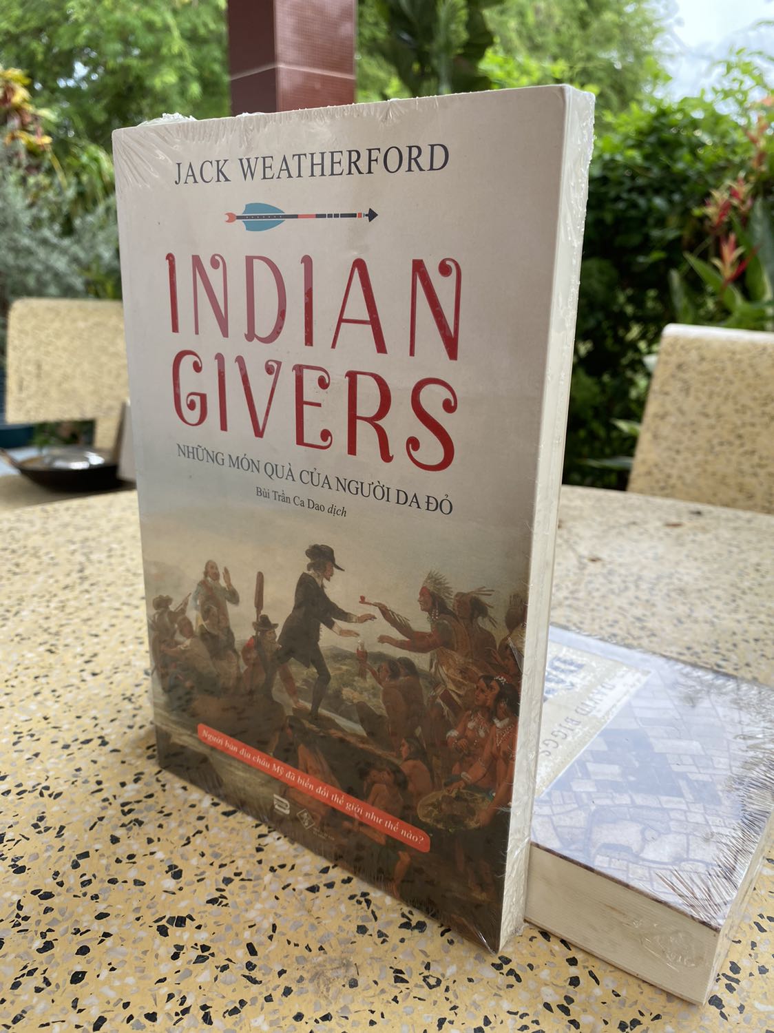 Sách đóng gói cẩn thận, nguyên seal.