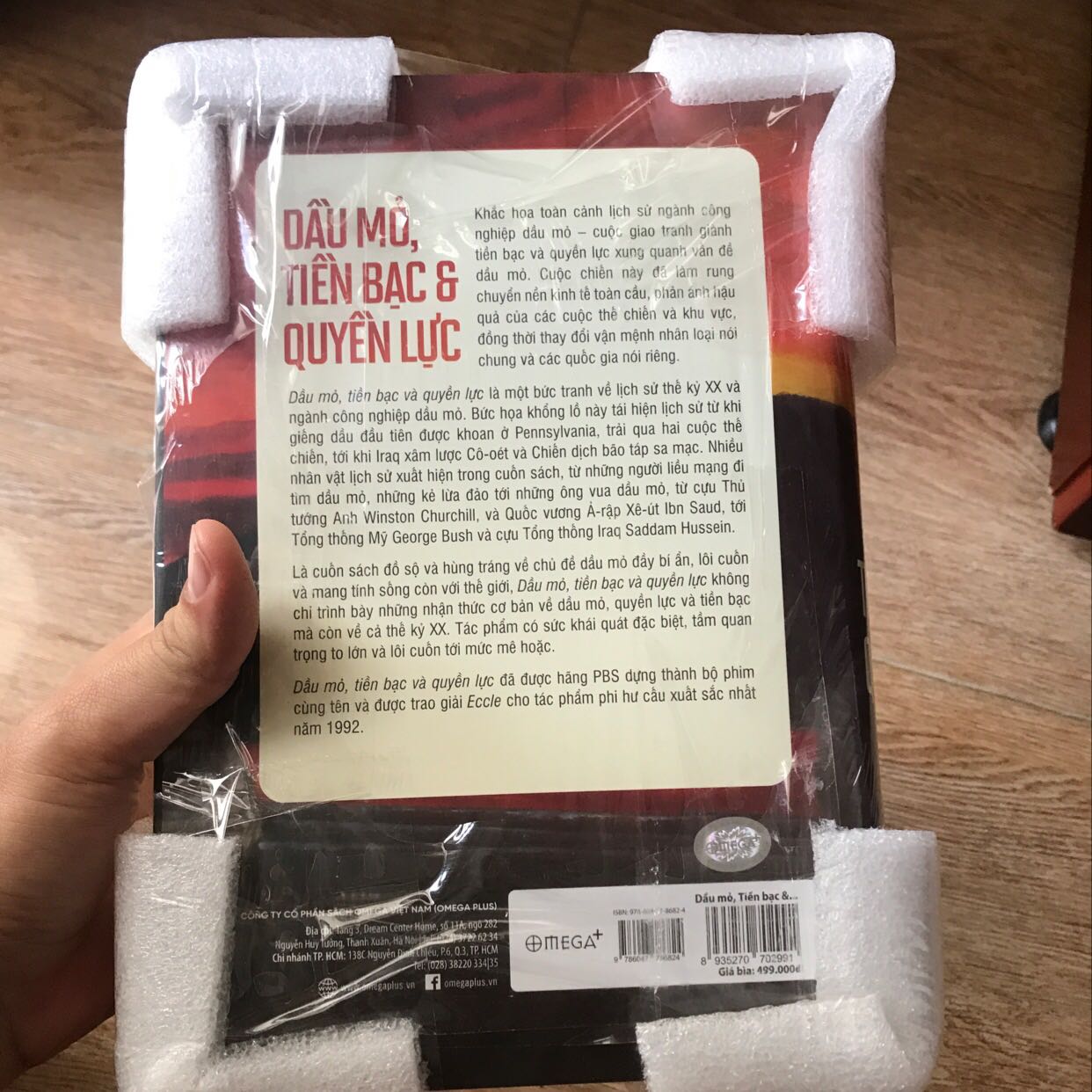 Một cuốn sách hay mà bây giờ mình mới mua đc. Giao hàng nhanh lẹ. Sách được đóng gói rất cẩn thận và chỉn chu. Xin cám ơn