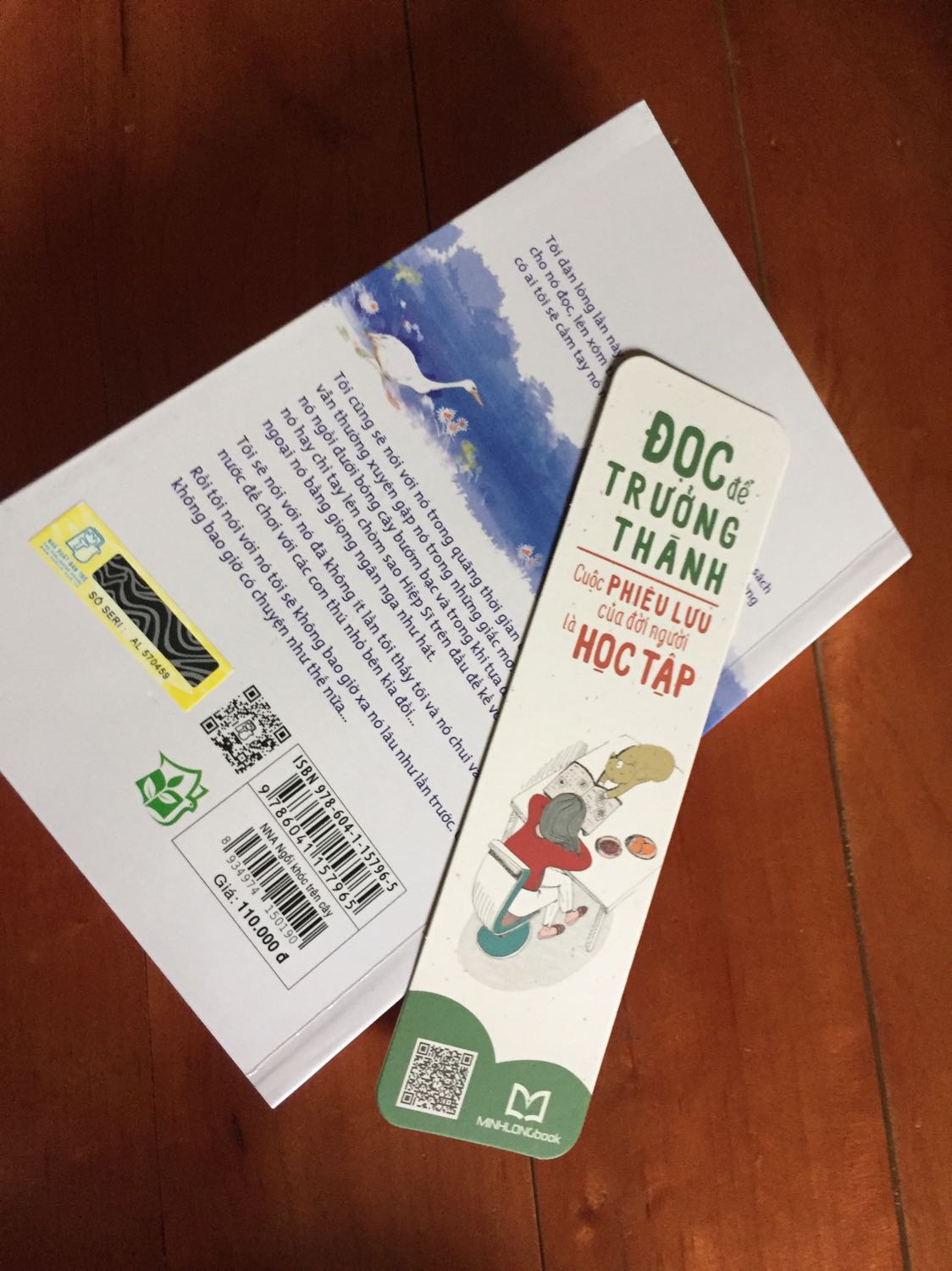 Sách mới lắm lunnnn mới cứng à, đọc hay lém mn iuuuu