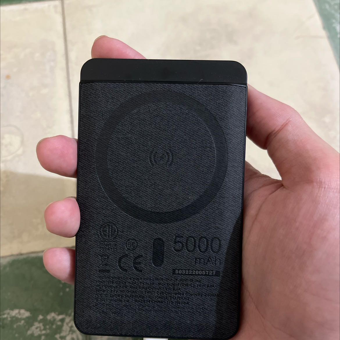 đẹp, đã thử sạc điện thoại. Mặc dù 5000mah nhưng công nghệ sạc tốt, con iphone 13 từ 7% lên 100% pin sạc báo vẫn còn 1 mắt chưa cạn.