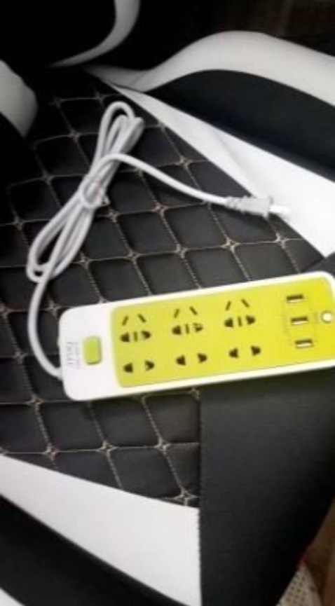 Hàng mới , đóng gói quá kỹ , ko cần khui nhìn phát biết bên trong là ổ điện luôn =)) 
Cho shop 5 sao vì giá tốt - cắm hơi bị chặt tí, rút chân hơi khó, nhưng chỉnh 1 chút là ổn