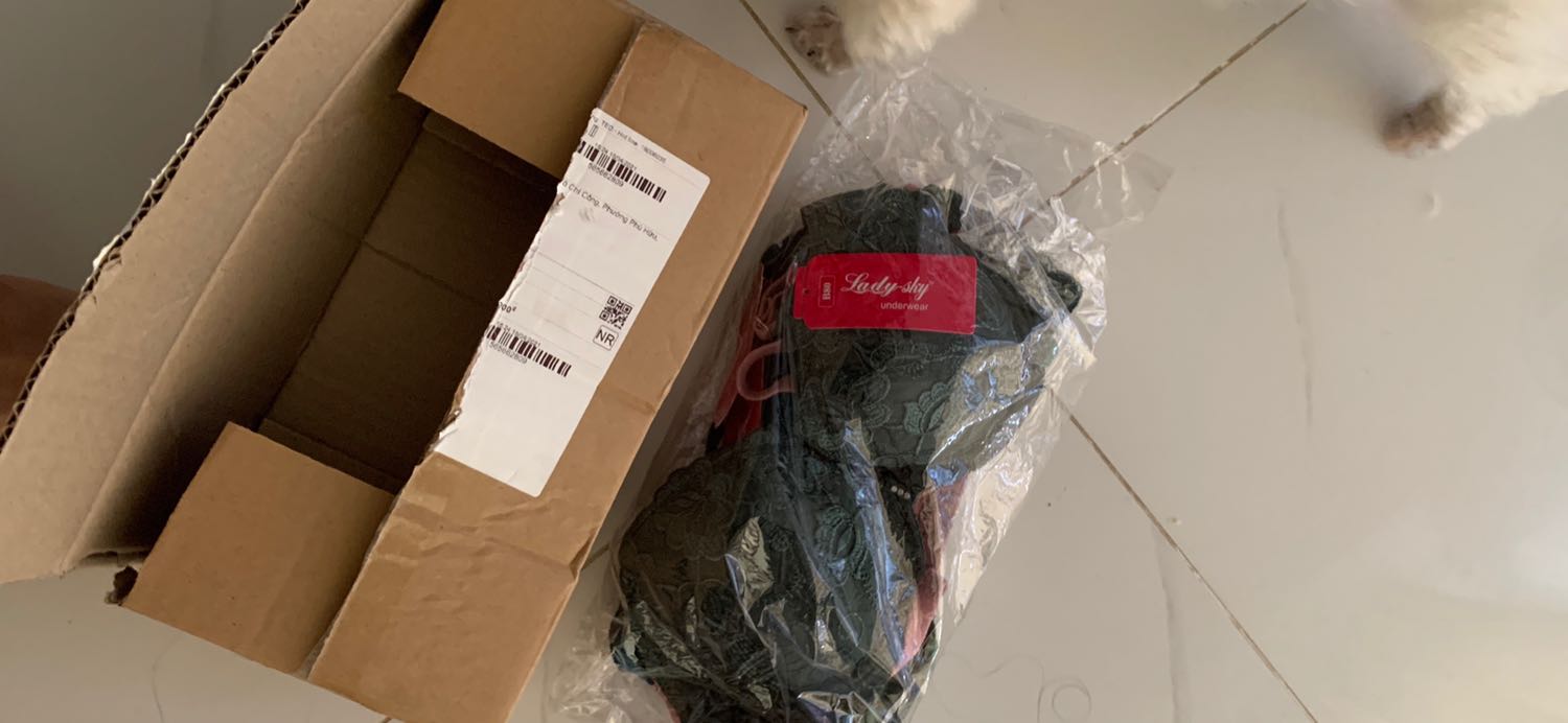 Mình mua lần này là mua thêm 4 áo lần thứ 2 ..sp áo rất đẹp phom chuẩn giá thì lại quá mềm thanks Shop bán hàng thật là có tâm ah?