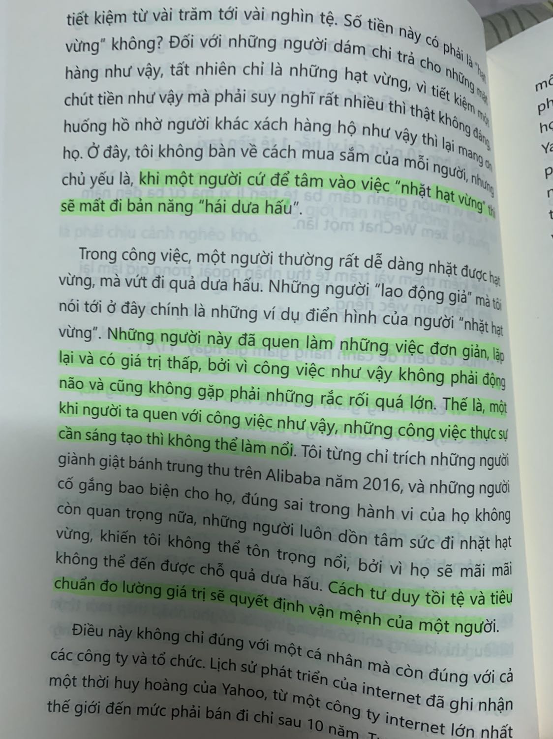 /Hãy để cha mẹ trưởng thành, hạt vừng và dưa hấu, sự thông tuệ của Shakespeare: Luận về bạn bè,... Mặc dù chỉ mới đọc tới chương 4, nhưng t cảm thấy những quan điểm sâu sắc về con ng, vật chất và tinh thần. Có những câu nói sắc bén đi vào lòng ng.