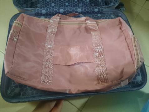 Kích thước mình đo được là 43cm×24,5cm. Không đủ to như mình nghĩ và với nhu cầu sử dụng của mình