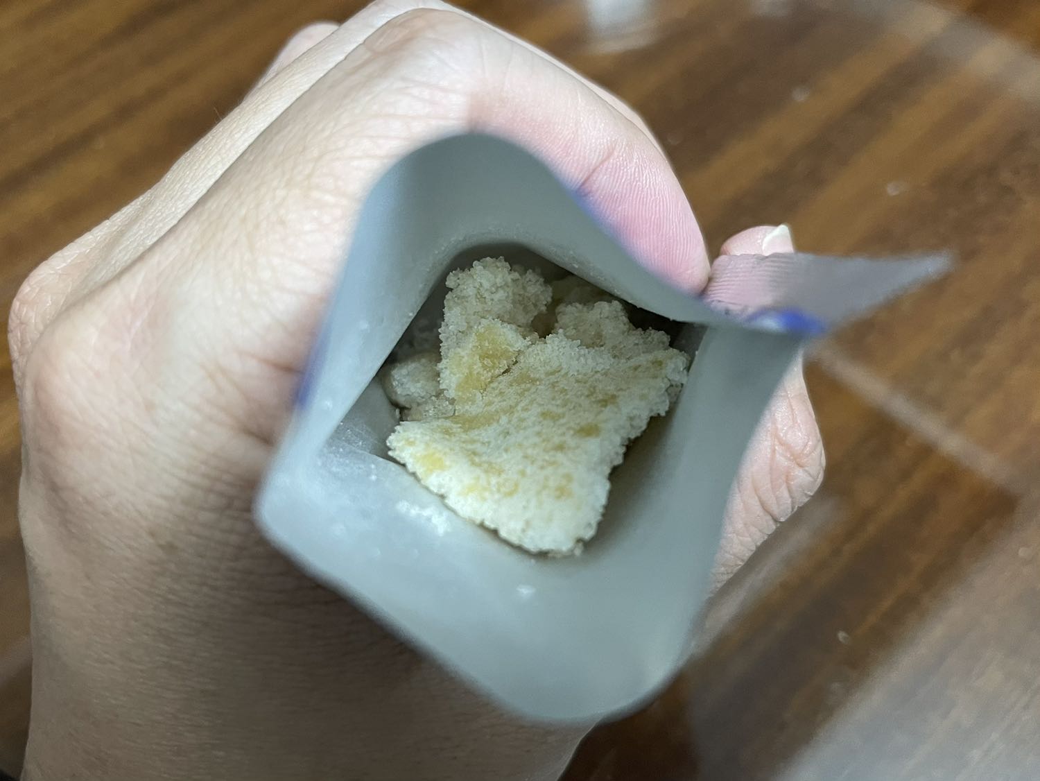 Pocari lần này mua bị vón cục lại như thế này đây, bị rất nhiều gói và rải rác 1 gói trong vài hộp. Đề nghị Tiki làm việc với nhà cung cấp Pocari Sweet để xử lý việc này. Mình đánh giá 1 sao cho sản phẩm này nhưng ko được. Pocari lần này mua bị vón cục lại như thế này đây, bị rất nhiều gói và rải rác 1 gói trong vài hộp. Đề nghị Tiki làm việc với nhà cung cấp Pocari Sweet để xử lý việc này. Mình đánh giá 1 sao cho sản phẩm này nhưng ko được.