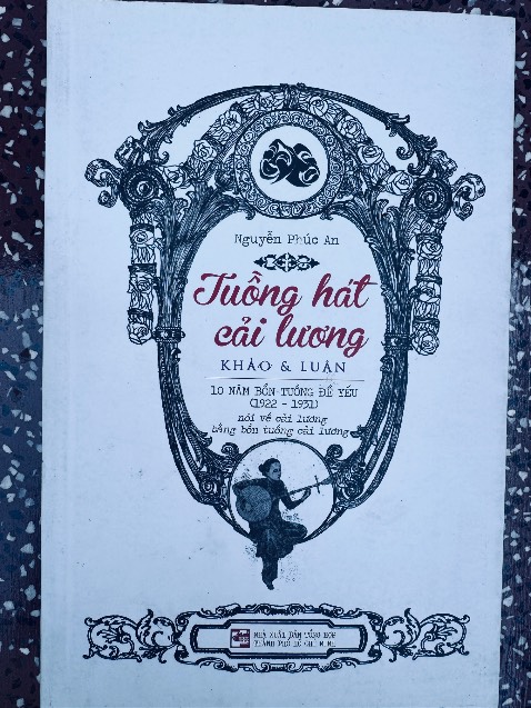 Sách in ấn đẹp; trình bày rõ ràng; nhiều giai thoại hay; cảm ơn các bạn rất nhiều.