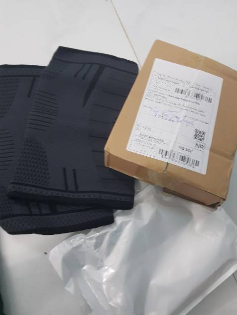 Đặt 2 đôi, giao có 1 đôi. Tính tiền 2 đôi. Online nhưng không phản hồi tin nhắn