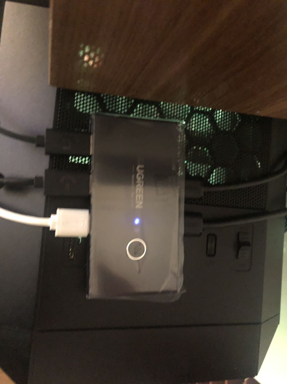 Dùng rất tiện khi phải switch cổng USB giữa các máy. Hàng UGreen thì chất lượng khỏi bàn Dùng rất tiện khi phải switch cổng USB giữa các máy. Hàng UGreen thì chất lượng khỏi bàn