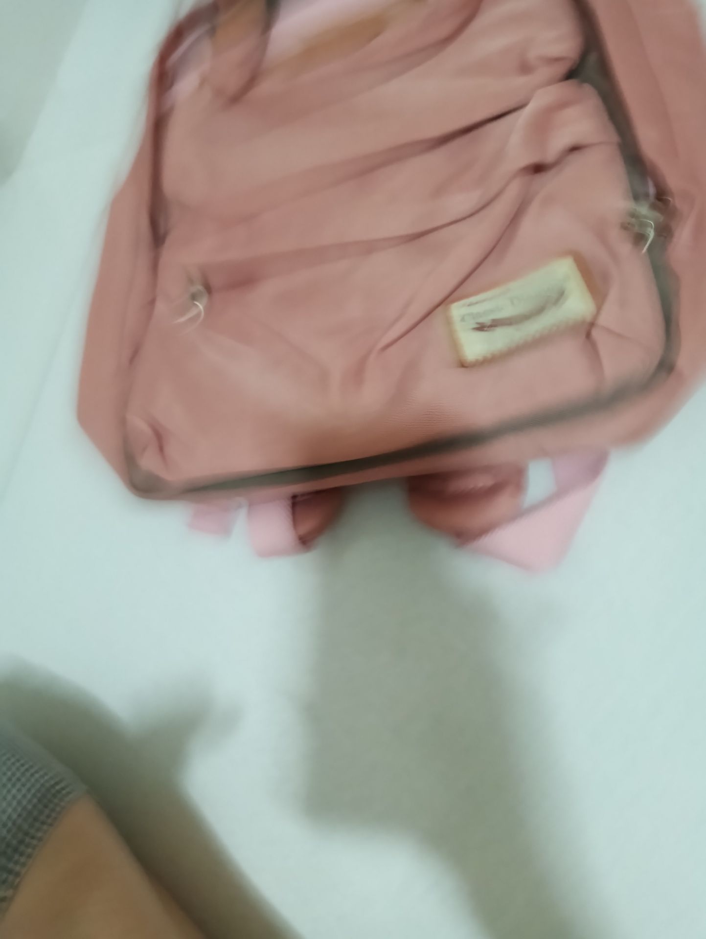 màu đẹp lắm luôn, chất vải dày và may chắc chắn