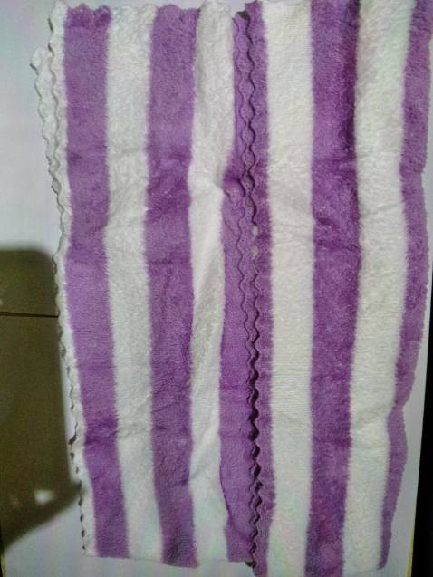 Khăn khổ lớn, giống với kích thước shop đã mô tả. Chất lượng mềm mại, đường may kĩ càng, hút nước tốt và nhanh khô. Sản phẩm chất lượng tốt