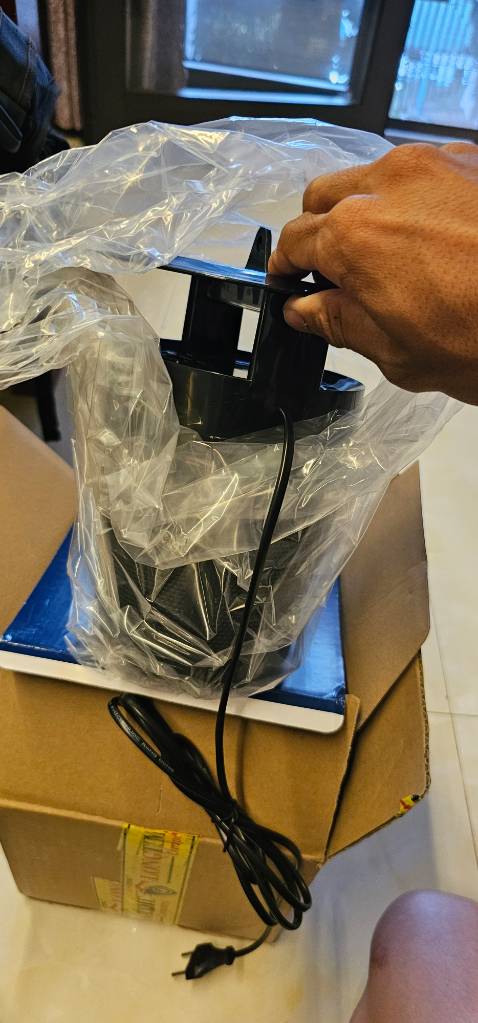 Tạm ổn, đèn không sáng quá nên muỗi không vào nhiều. Vẫn phải mệt mỏi, vấn đề xử lý muỗi không được hiêuh quả