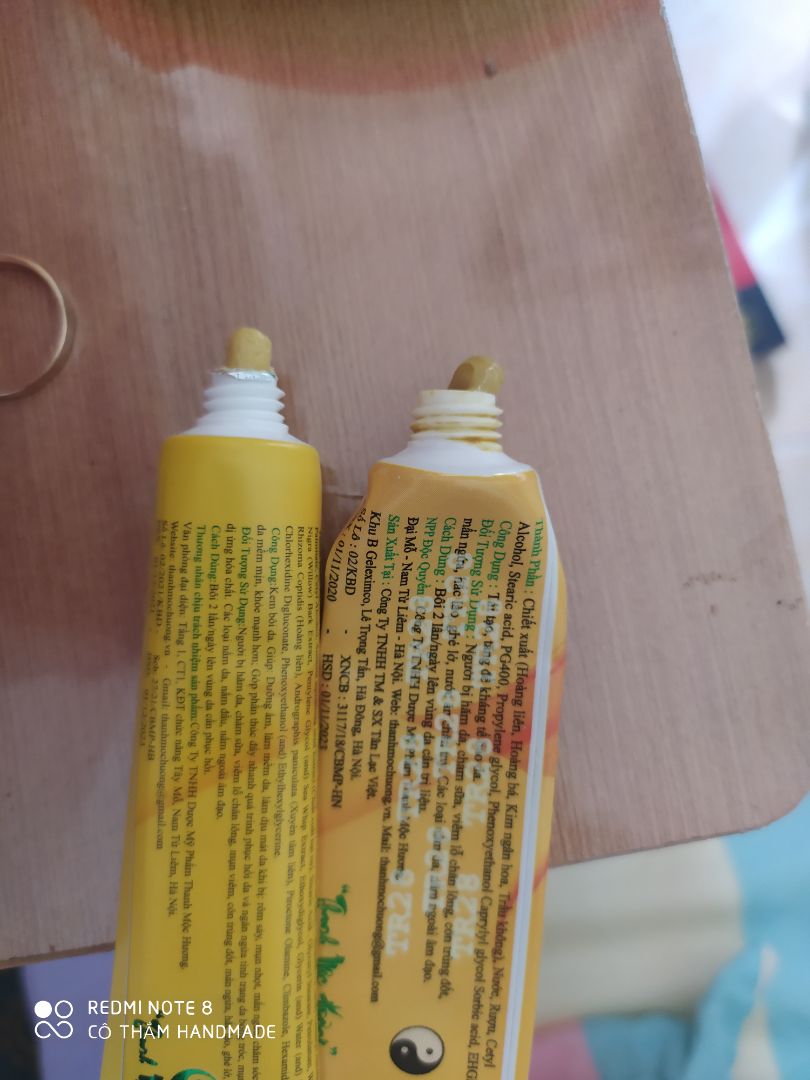 k biết các bạn mua hàng thế nào. mình so sánh tuýp cũ và tuýp mới sao nó khác nhau quá ạ. có phải hàng nhái k ạ.